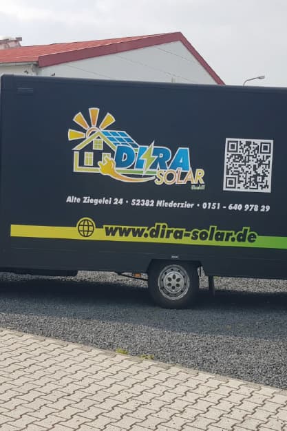 Ein Bild auf dem die Solaranlage um ein Modul erweitert wird